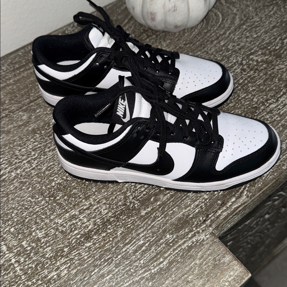 Nike Classic Black and White Low-Tops